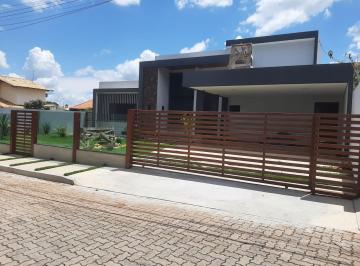 Casa de 4 quartos, Brasília · Casa Térrea Nova Condomínio Particular/Aceita permuta por terreno