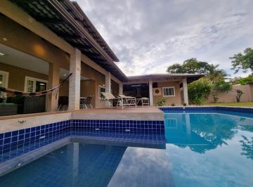Casa de 5 quartos, Brasília · Linda Casa MOBILIADA com piscina aquecida, hidromassagem, campinho de futebol...no VILLE DE MONTAGNE