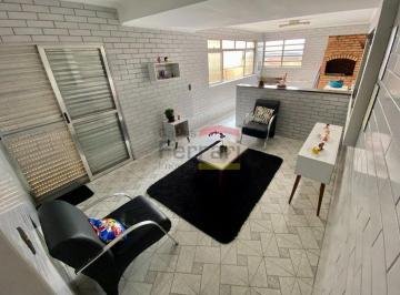 Casa · 140m² · 3 Quartos · 2 Vagas · SOBRADO COM 3 DORMITÓRIOS, SENDO 1 SUÍTE, 2 VAGAS DE GARAGEM, QUINTAL COM CHURRASQUEIRA