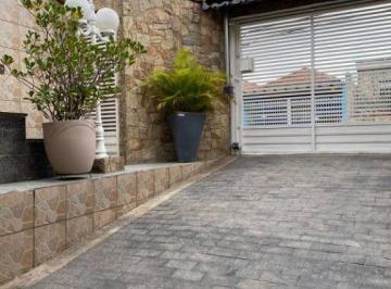 ea5179230549085d3415b997652056c188e4f827 · Casa Ampla Assobradada na Penha com 03 Dormitórios /05 Vagas e Espaço Gourmet