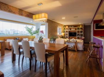 Apartamento · 238m² · 7 Quartos · 4 Vagas · Apt com 238m² de área útil, living, 2 varandas,7 dormitórios sendo 5 suítes, 4 vagas