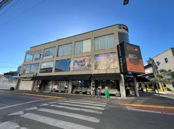 Sala comercial 1º piso com aproximadamente 45m²
Com ótima localização próximo a · Sala Comercial no Centro de Camboriú