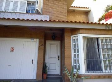 Casa · 315m² · 3 Quartos · 2 Vagas · Sobrado em  Rua Santos Dumont - Centro - Pelotas/RS