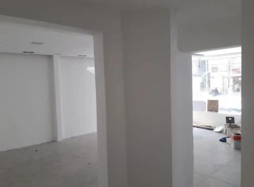 Comercial · 135m² · 2 Quartos · 2 Vagas · Loja em Rua Azevedo Sodré - Gonzaga - Santos/SP