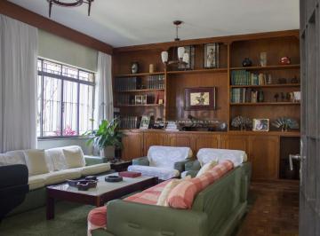 Casa · 240m² · 4 Quartos · 4 Vagas · 330 metros de terreno - zoneamento ZEU
