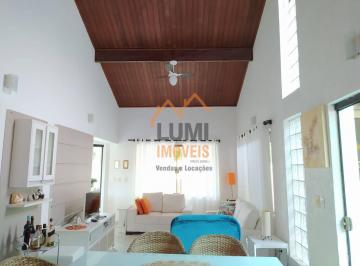 Casa · 3 Quartos · 1 Vaga · Condomínio no Lázaro. Casa com piscina.