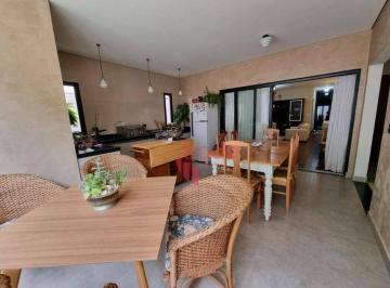 79cd16672e59a2470bab642259a59d84a3505ad2 · Casa Térrea à Venda de 03 Quartos sendo todos Suítes no Bairro Vila do Golf em Ribeirão Preto com Va