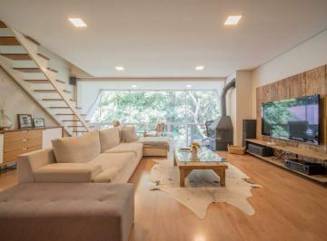 Apartamento · 178m² · 2 Vagas · APARTAMENTO À VENDA NO CENTRO DE GRAMADO COM TRÊS SUÍTES!