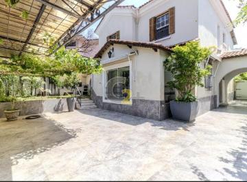 Casa · 300m² · 3 Quartos · 4 Vagas · Sobrado á venda no Pacaembu, 3 quartos 1 suíte, 4 vagas de garagem