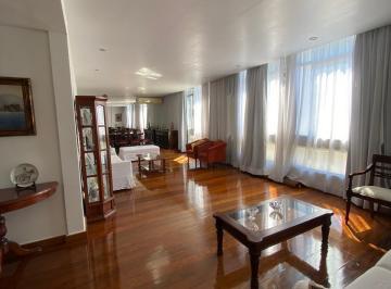 Apartamento de 4 quartos, Rio de Janeiro · Apto 4 quartos e 2 vagas no coração de Copacabana