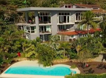 Casa de 8 quartos, Rio de Janeiro · Belíssima casa no Joá, em 4 pavimentos, com vista cinematográfica.