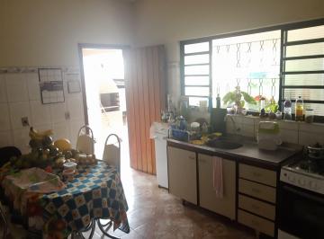 Foto 01 · Casa 300m2, 2 Dormitórios Amplos, Sala Grande, Casa Toda Avarandada, 4 Vagas de Garagem, Terreno de 