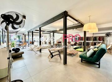 Comercial · 500m² · 4 Vagas · Loja em Moema Pássaros