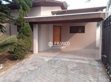 e2c471f8a6e35f37d346cf5c2152daf46321e5ef · Casa com 2 dormitórios para alugar, 154 m² - Condomínio Pinheiros de Tremembé - Tremembé/SP