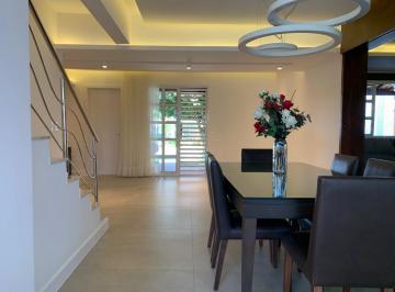 Casa en Venda de 4 quartos Itapuã · ESpetacular Casa Cond.GOLF CLUB RESIDENCE Fechado 4 suítes closet dependência