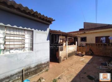 Quintal/corredores · Casa (térrea na rua) 2 dormitórios, cozinha planejada