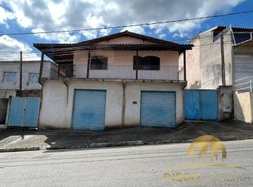 Casa · 612m² · 3 Quartos · 4 Vagas · Casa à venda com 2 salões em Terra Preta