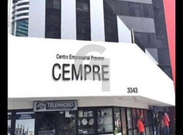 Foto 01 · Ampla sala e andar alto no Centro Empresarial Cempre - Caminho das Árvores
