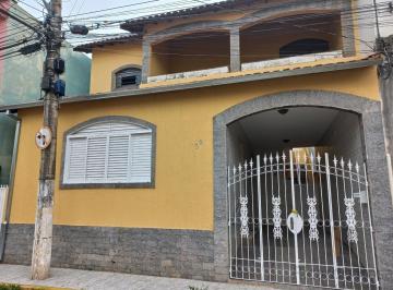 Foto 01 · Vendo sobrado amplo com 5 quartos sendo 3 suítes em região central privilegiada na Varginha