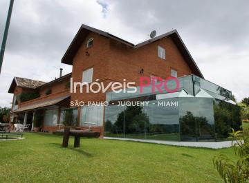Casa · 1100m² · 8 Quartos · 20 Vagas · Dentro das montanhas com vegetação exuberante,