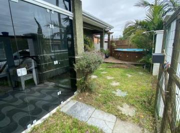 Apartamento · 85m² · 3 Quartos · Casa geminada com 3 dormitórios em Nova Tramandaí