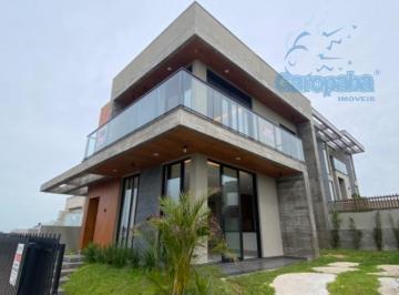 fachada de esquina · Casa de Alto Padrão em Garopaba-SC: Sobrado Novo com Vista Privilegiada. 3 Quartos, 2 Suítes, 3 Vaga