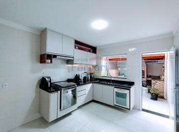 Casa · 113m² · 3 Quartos · 2 Vagas · Sobrado Tucuruvi semi novo, 3 suítes, quintal, churrasqueira e duas vagas.