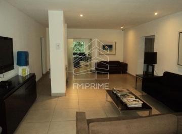 Casa · 845m² · 4 Quartos · 2 Vagas · Casa na Lapa em rua mista ótima para consultórios ou escritórios completamente reformada