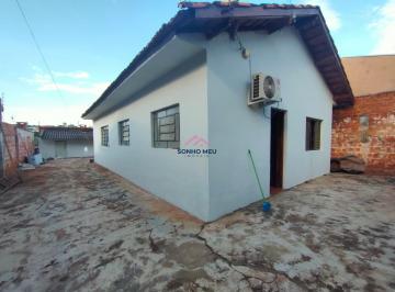 Foto 01 · Imóvel ótima localização com 3 dormitórios, 1 banheiro interno, sala tv, sala jantar, cozinha, 4 vag
