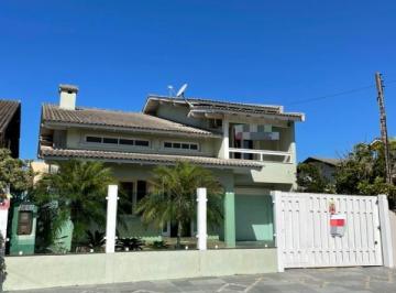 Apartamento · 252m² · 4 Quartos · 2 Vagas · Sobrado a 50 metros do mar em Tramandaí