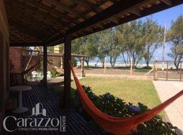 Apartamento · 130m² · 2 Quartos · 1 Vaga · CASA NA BEIRA MAR DE TRAMANDAÍ