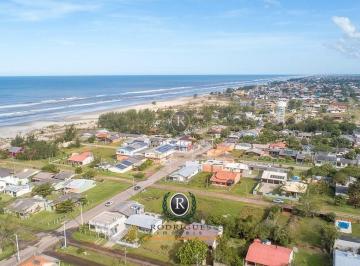 21945443_4.jpg · Terreno venda 200 metros da praia Praia Azul