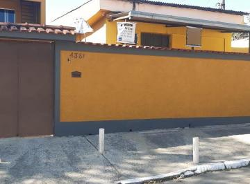Casa · 50m² · 2 Quartos · 4 Vagas · Casa Linear, Independente em Amplo Terreno