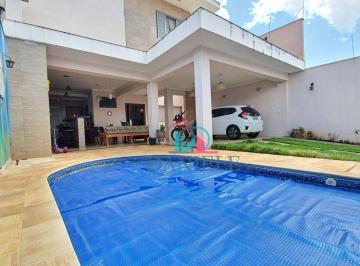0bf2453bb129961669d3d667da6dd7703fa7cb1e · Sobrado com 3 dormitórios localizado no bairro Cambuy.
