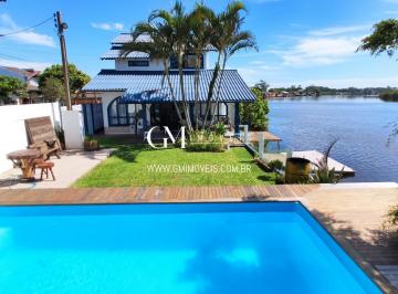 Casa · 162m² · 5 Quartos · 2 Vagas · Casa na Beira do Rio Mampituba em Torres RS
