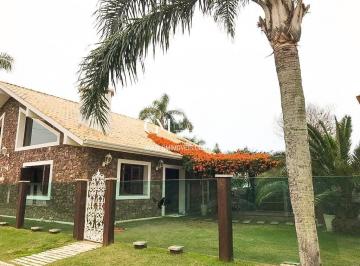 Casa · 227m² · 3 Quartos · 1 Vaga · Ótima casa na Praia Paraiso, duas quadras do mar