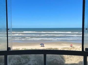 Apartamento · 100m² · 2 Quartos · 1 Vaga · APARTAMENTO de 02 dormitorios a  BEIRA MAR