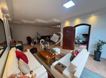 Casa · 290m² · 3 Quartos · 8 Vagas · Casa com 3 quartos no Bairro Oswaldo Cruz em São Caetano