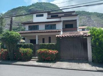 Casa · 200m² · 4 Quartos · 2 Vagas · Casa em Condomínio : Triplex / Residencial / Vargem Pequena