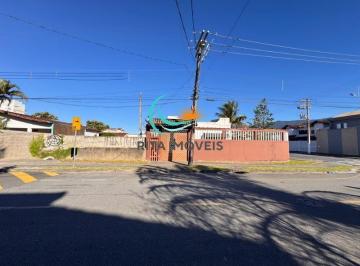 Foto 06 · Casa Térrea de esquina com Piscina a 200 metros da praia, com terreno de 600m2