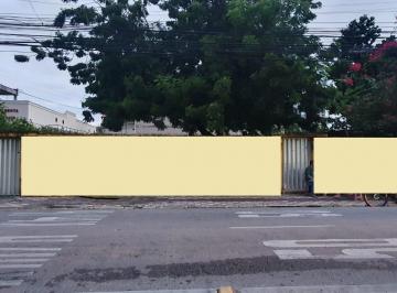 Comercial de 3 quartos, Fortaleza · CASA NA SANTOS DUMONT COM 1.500 M² DE TERRENO