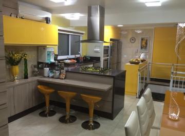 Apartamento · 357m² · 3 Quartos · 4 Vagas · Excelente Cobertura Triplex à Venda
