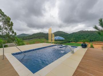 Casa · 420m² · 4 Quartos · 2 Vagas · Casa na Montanha 3 Suítes + 1 em Camboriú/SC!