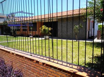 Foto 02 · Impecável Residência na Assunção, Porto Alegre-RS: 380m², 1 Suíte, 3 Salas, 4 Banheiros, 4 Vagas!
