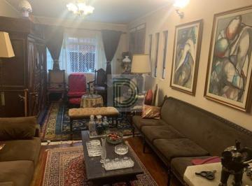 Casa · 160m² · 3 Quartos · 2 Vagas · Sobrado com 3 suítes, lavabo, sala de visita e jantar - Próximo a USP - Com quintal.