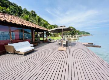Casa · 250m² · 4 Quartos · 3 Vagas · Espetacular casa pé na areia em área privilegiada em Angra
