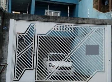 Casa · 140m² · 3 Quartos · 3 Vagas · Sobrado com 3 dormitórios