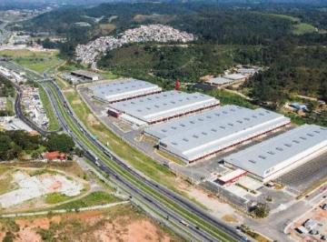da073ee3e70a.jpg · Centro Logístico na Regis Bittencourt - Embu