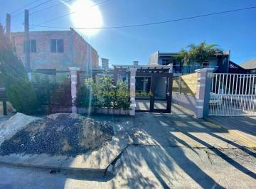 Casa · 140m² · 3 Quartos · 1 Vaga · Casa à venda no bairro Centro - Capão da Canoa/RS