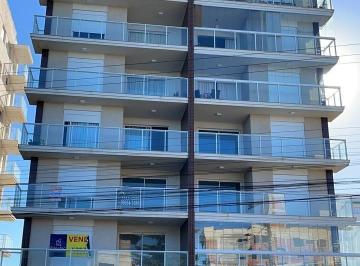 Apartamento · 95m² · 3 Quartos · 1 Vaga · Apartamento locacao em Balneário Piçarras.